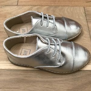 Gap Toddler Girl Silver Metallic Oxfords